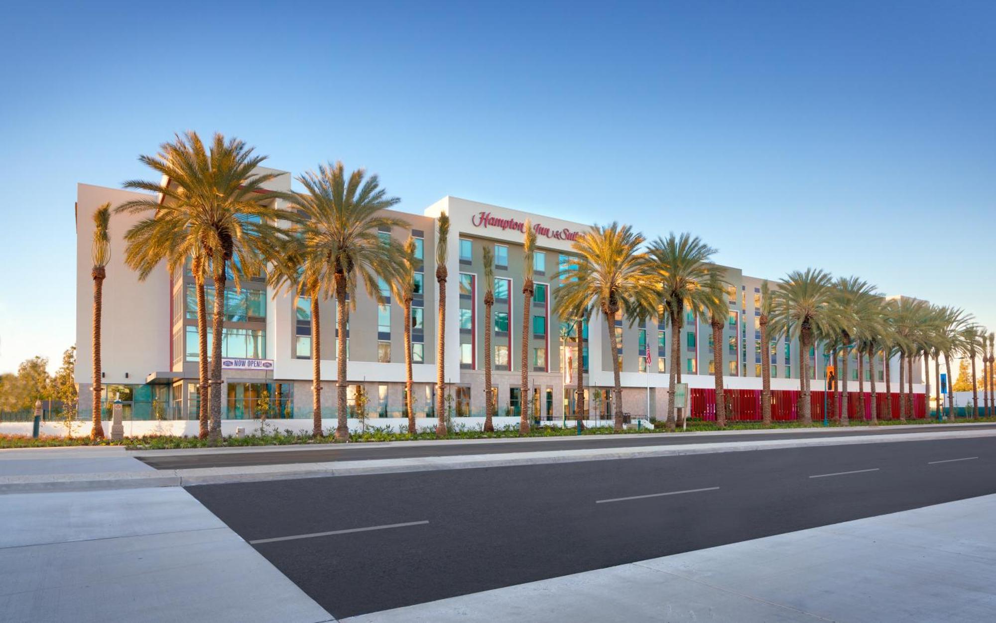 Hampton Inn & Suites Anaheim Resort Convention Center Zewnętrze zdjęcie