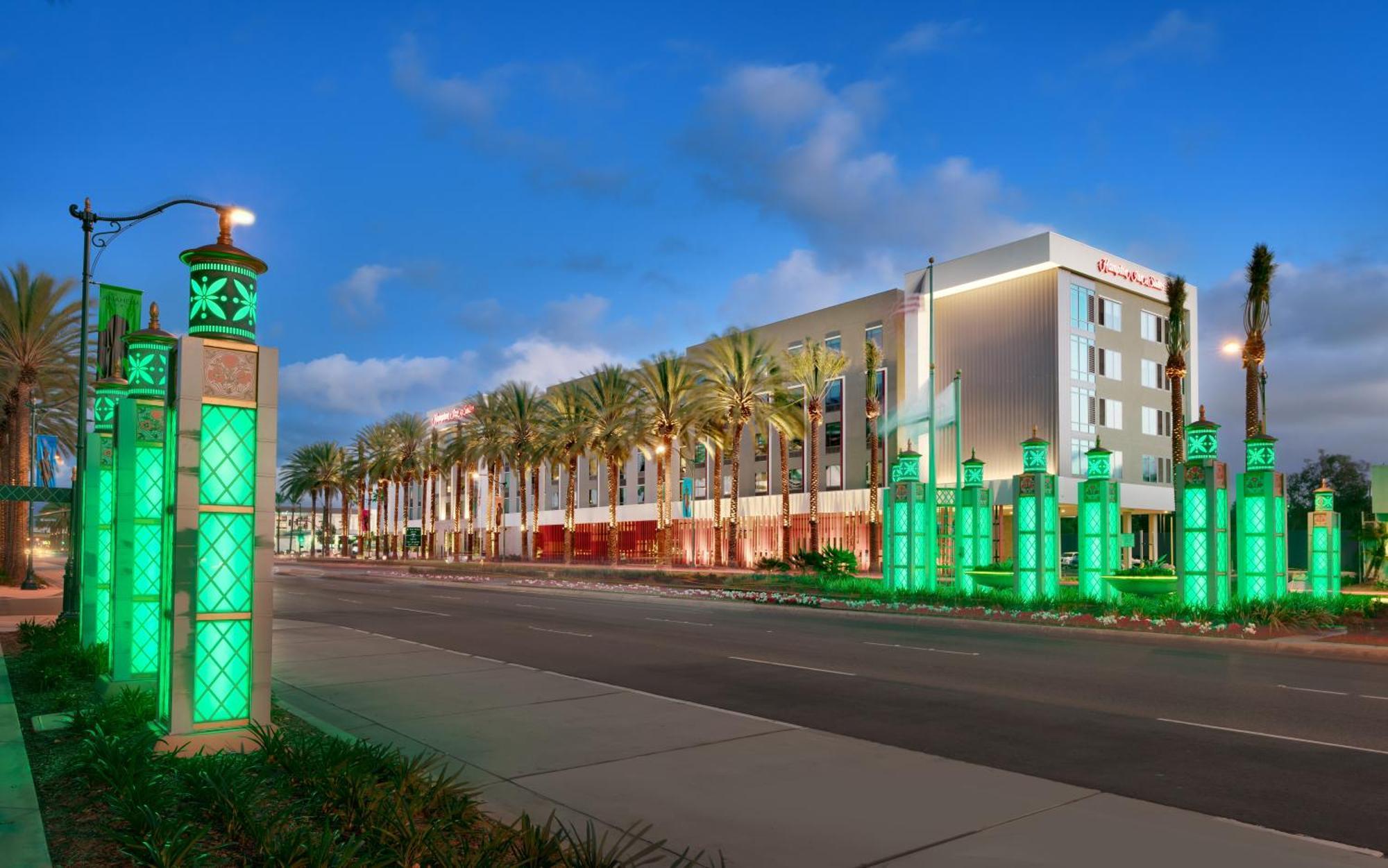 Hampton Inn & Suites Anaheim Resort Convention Center Zewnętrze zdjęcie