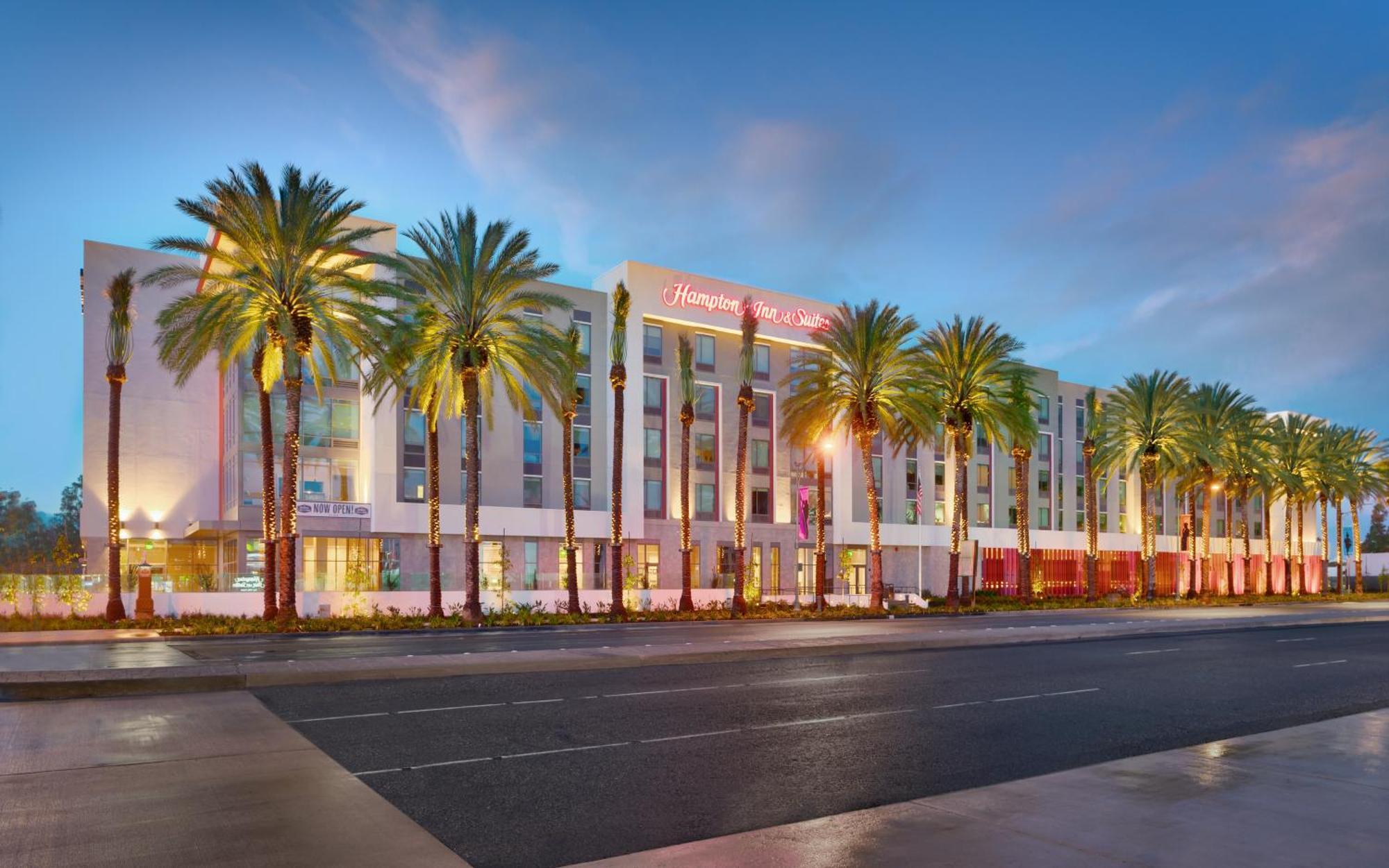 Hampton Inn & Suites Anaheim Resort Convention Center Zewnętrze zdjęcie