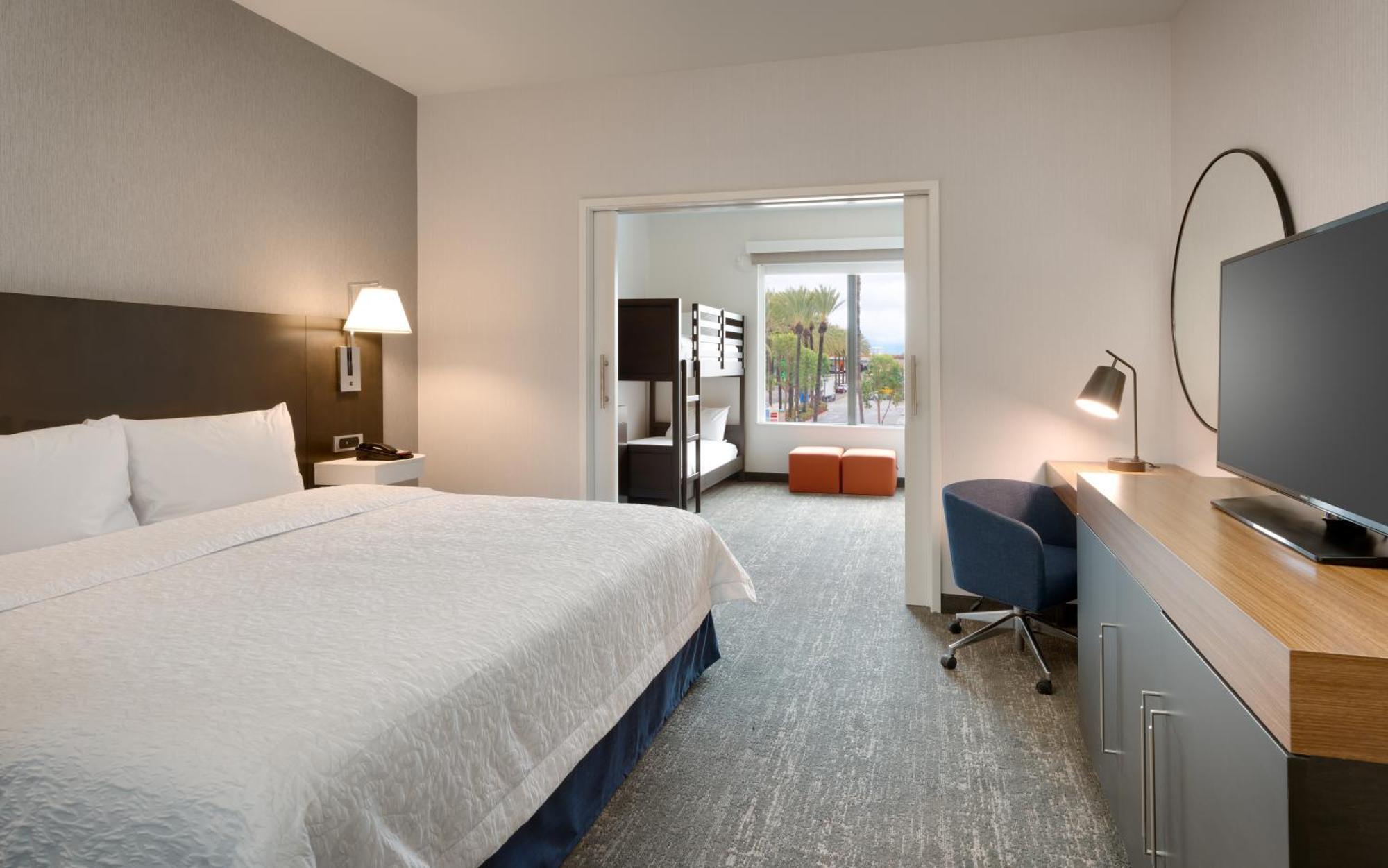 Hampton Inn & Suites Anaheim Resort Convention Center Zewnętrze zdjęcie