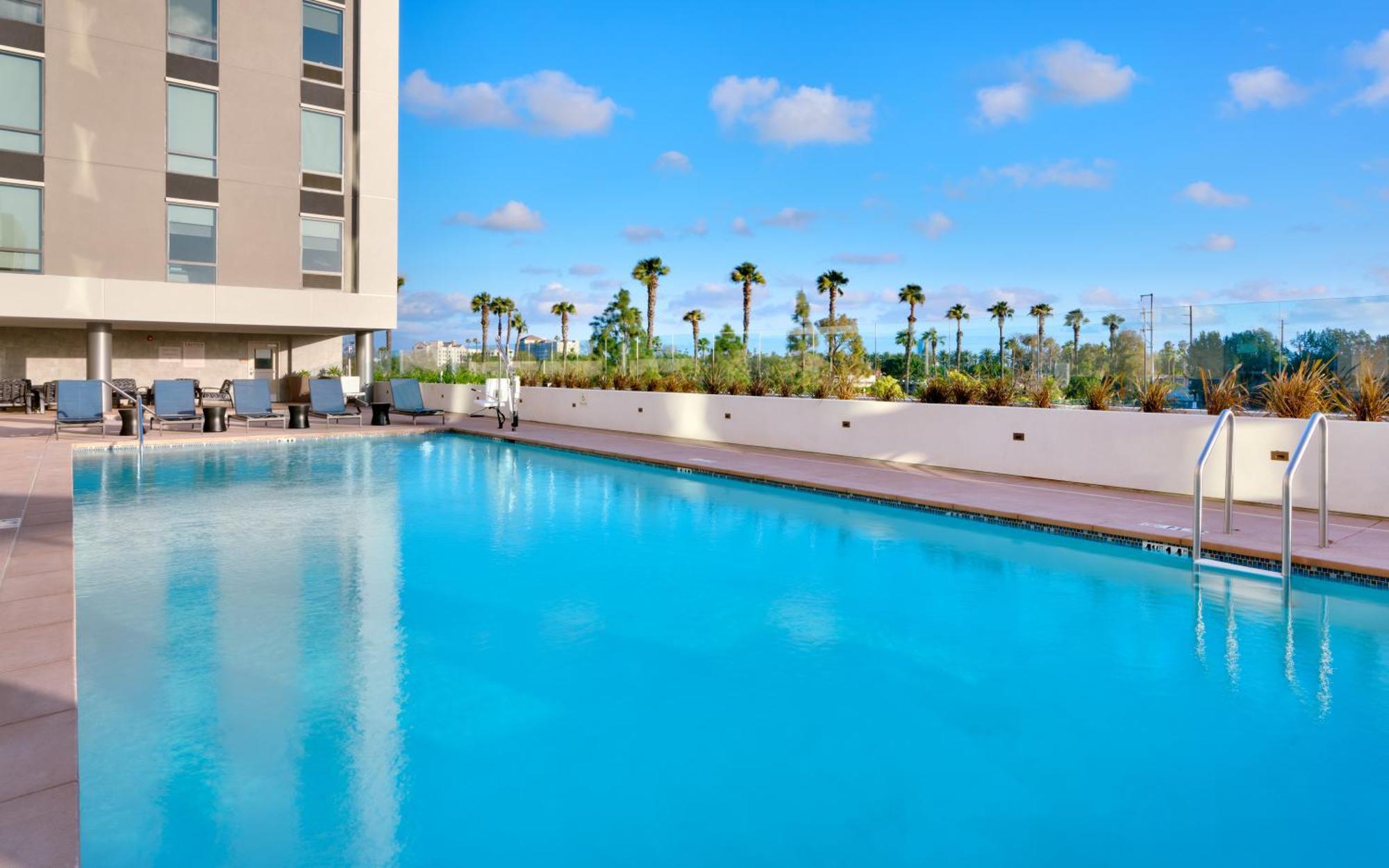 Hampton Inn & Suites Anaheim Resort Convention Center Zewnętrze zdjęcie
