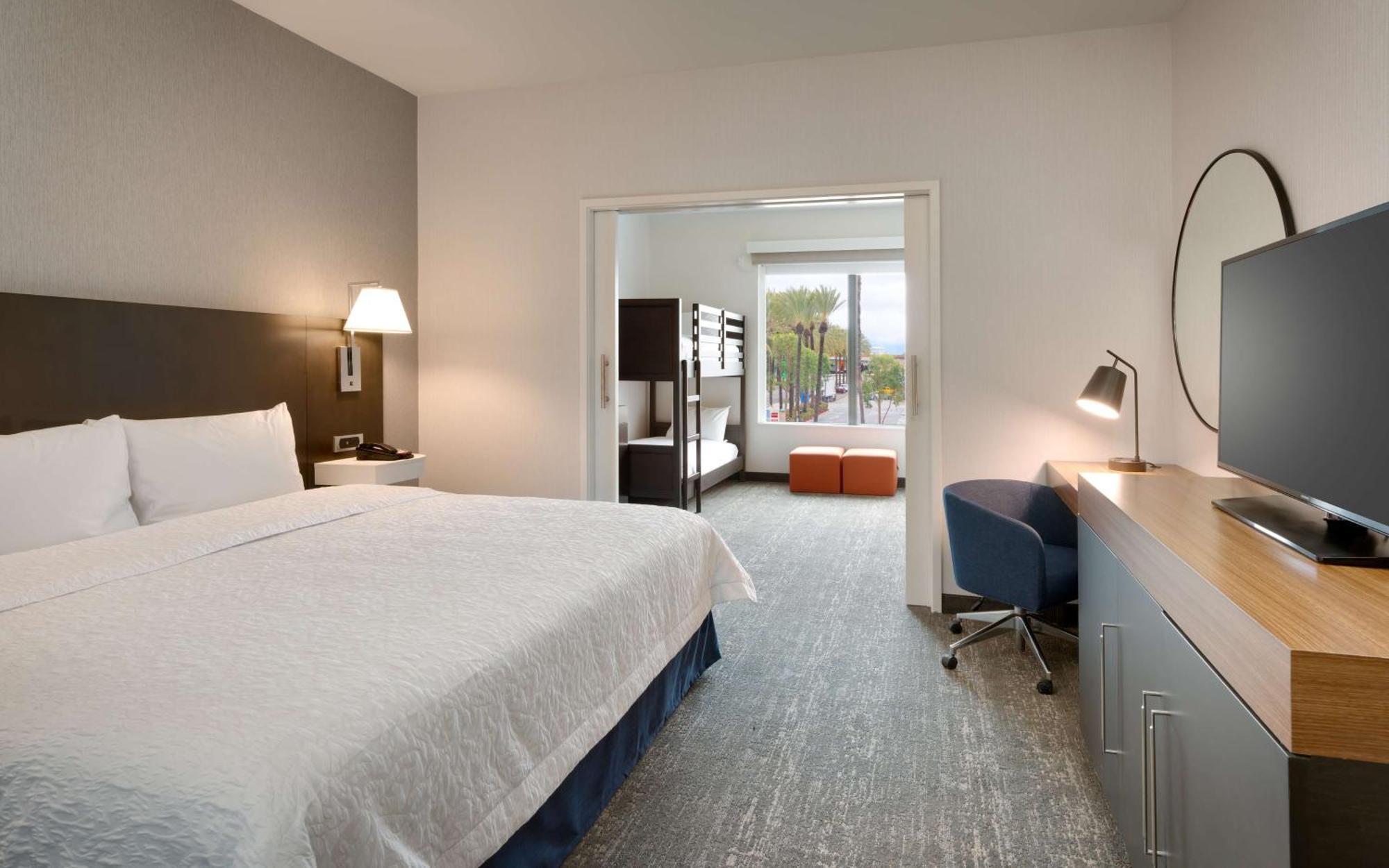 Hampton Inn & Suites Anaheim Resort Convention Center Zewnętrze zdjęcie